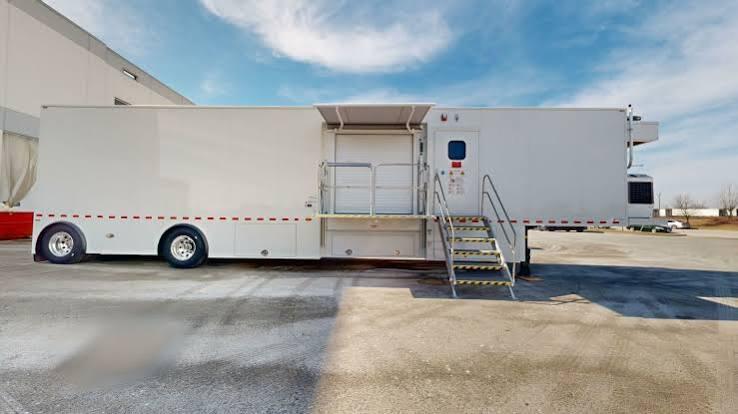 GE Mobile CT Trailer Rental & Service: Mobile MRI trailer exterior side view